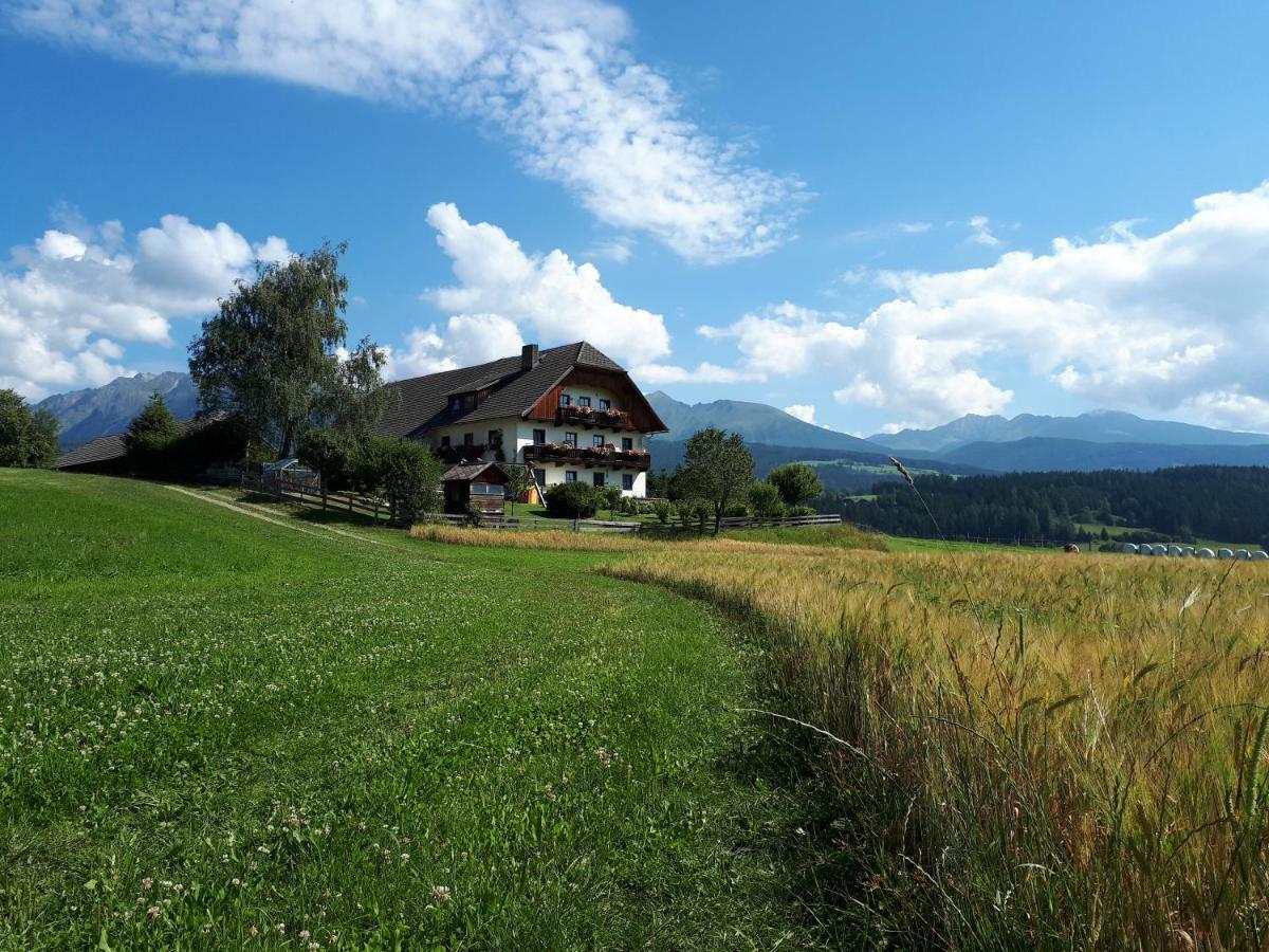 Farm stay Lassacher Biobauernhof *